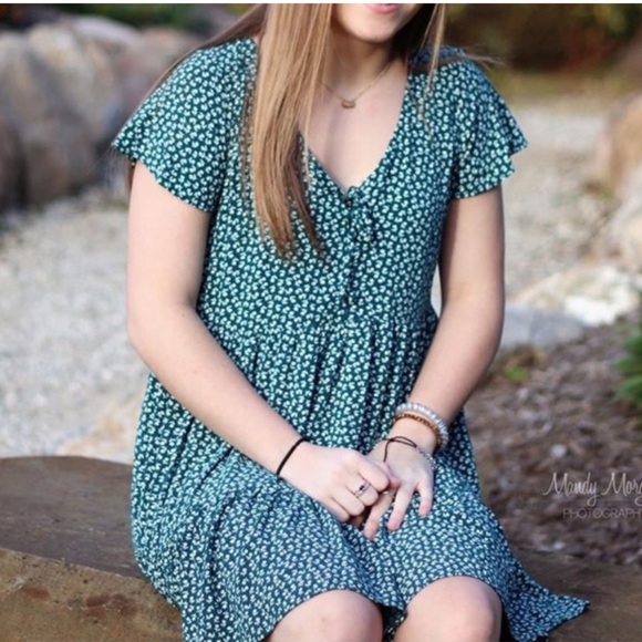 American Eagle Summer Tiered Short Sleeves Floral Dress Size XS - Picture 1 of 6